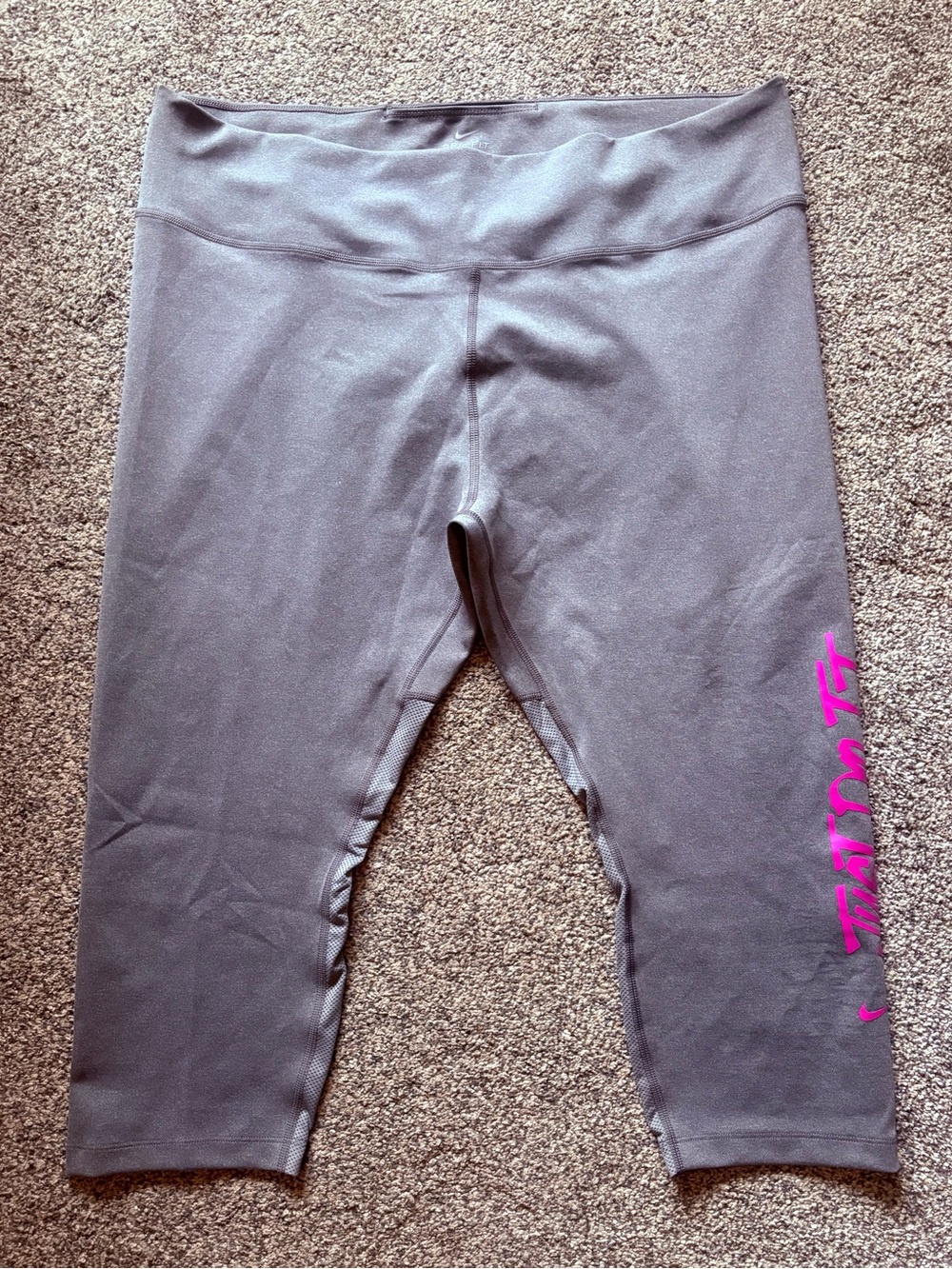 Women’s Nike Gray Capri Leggings with Pink Script, NWT, Size 2x